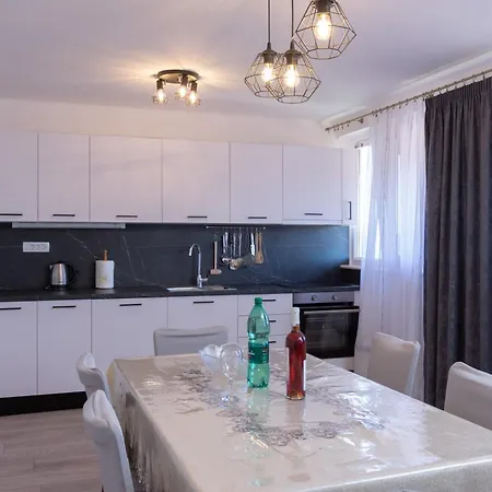 2 Minutes From The Beach! Sunshine Apartamento
