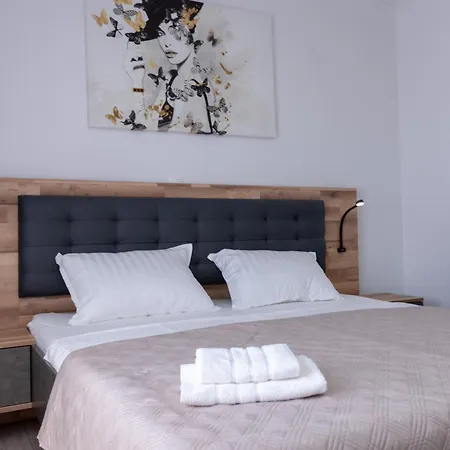 2 Minutes From The Beach! Sunshine Apartamento