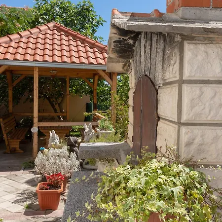 Apartamento 2 Minutes From The Beach! Sunshine Kaštela