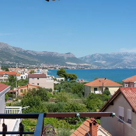 2 Minutes From The Beach! Sunshine Apartamento