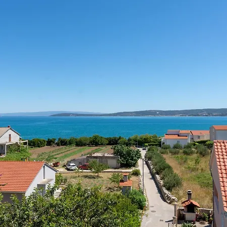2 Minutes From The Beach! Sunshine Apartamento